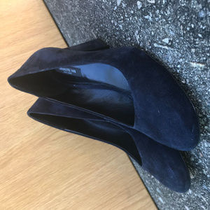 Women's Size 6 Lafayette 148 Dark Blue Heels